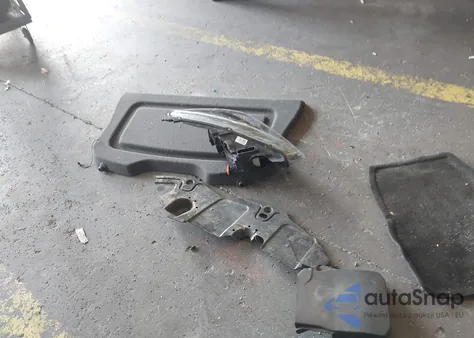 2018 Ford Focus Sel z USA, uszkodzony, nr VIN 1FADP3M21JL231019